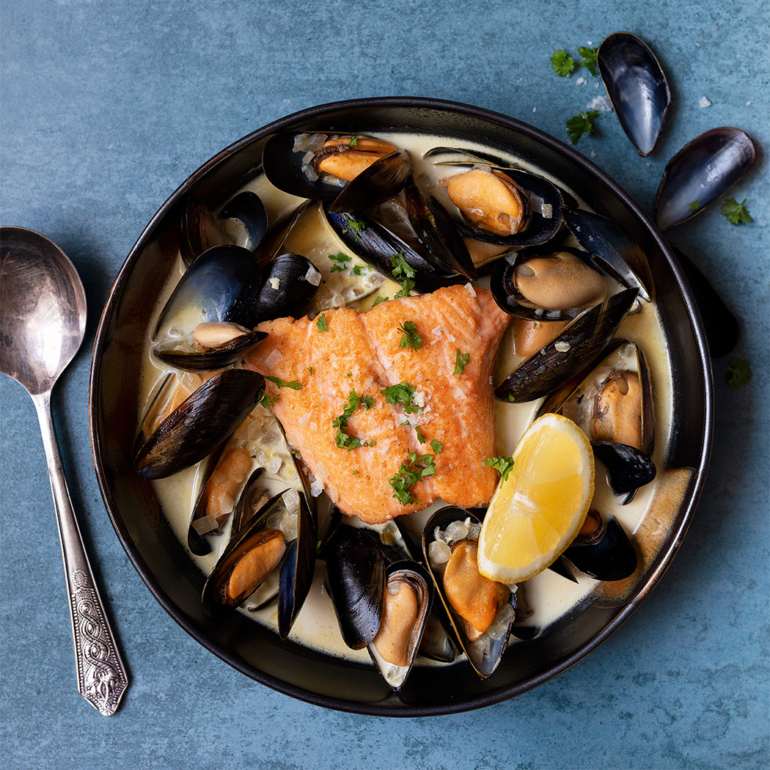 Salmon with creamy mussel sauce