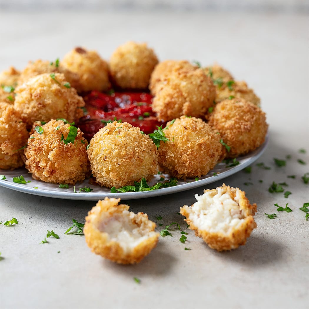 Serrano ham and Manchego croquettes recipe | easyFood