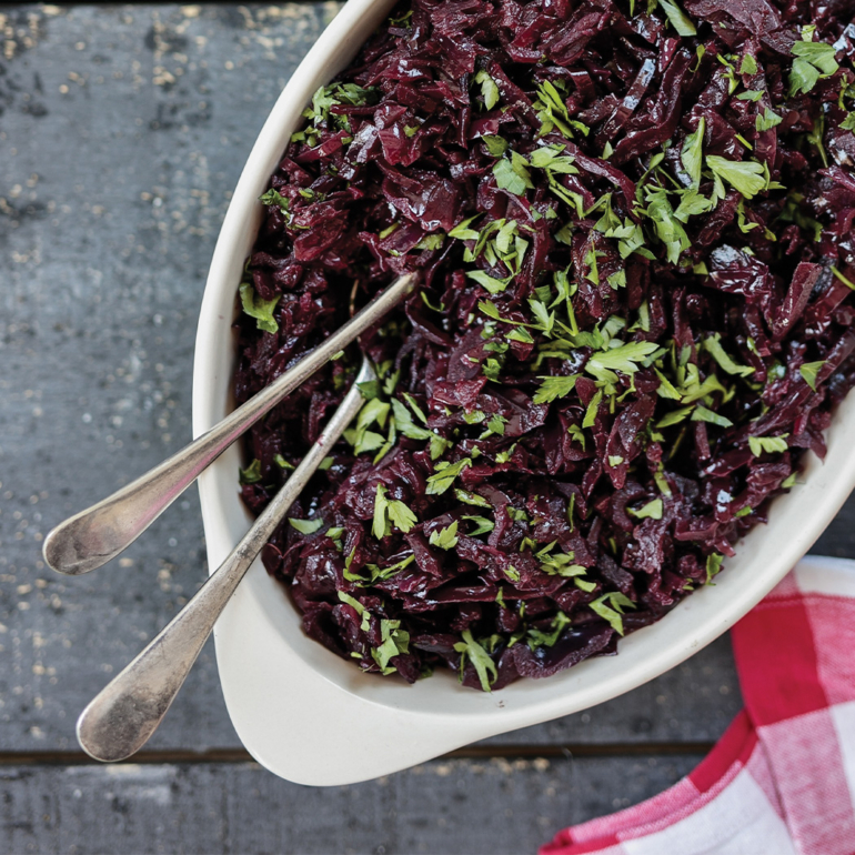 Slow-cooked red cabbage