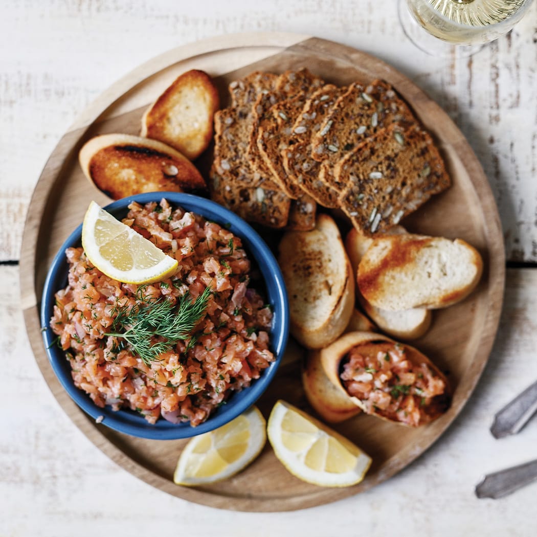 Smoked salmon "tartare" recipe | easyFood