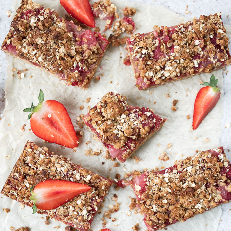 Strawberry and oat cereal bars