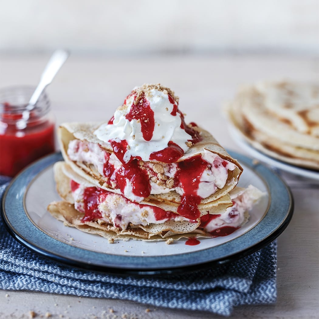 strawberry-shortcake-pancake-recipe-easyfood