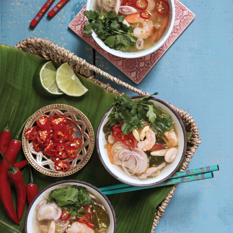 Tom yam kung (hot and sour prawn soup)