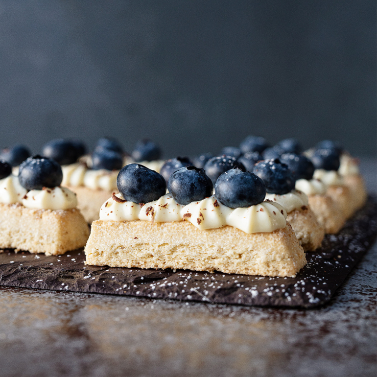 White chocolate cheesecake bites