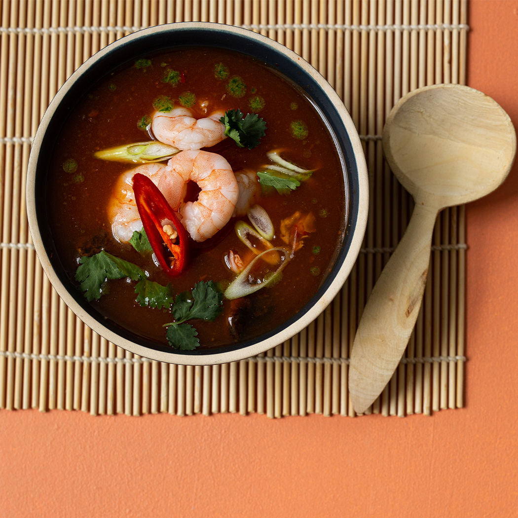 Tom yum soup with prawns easyFood