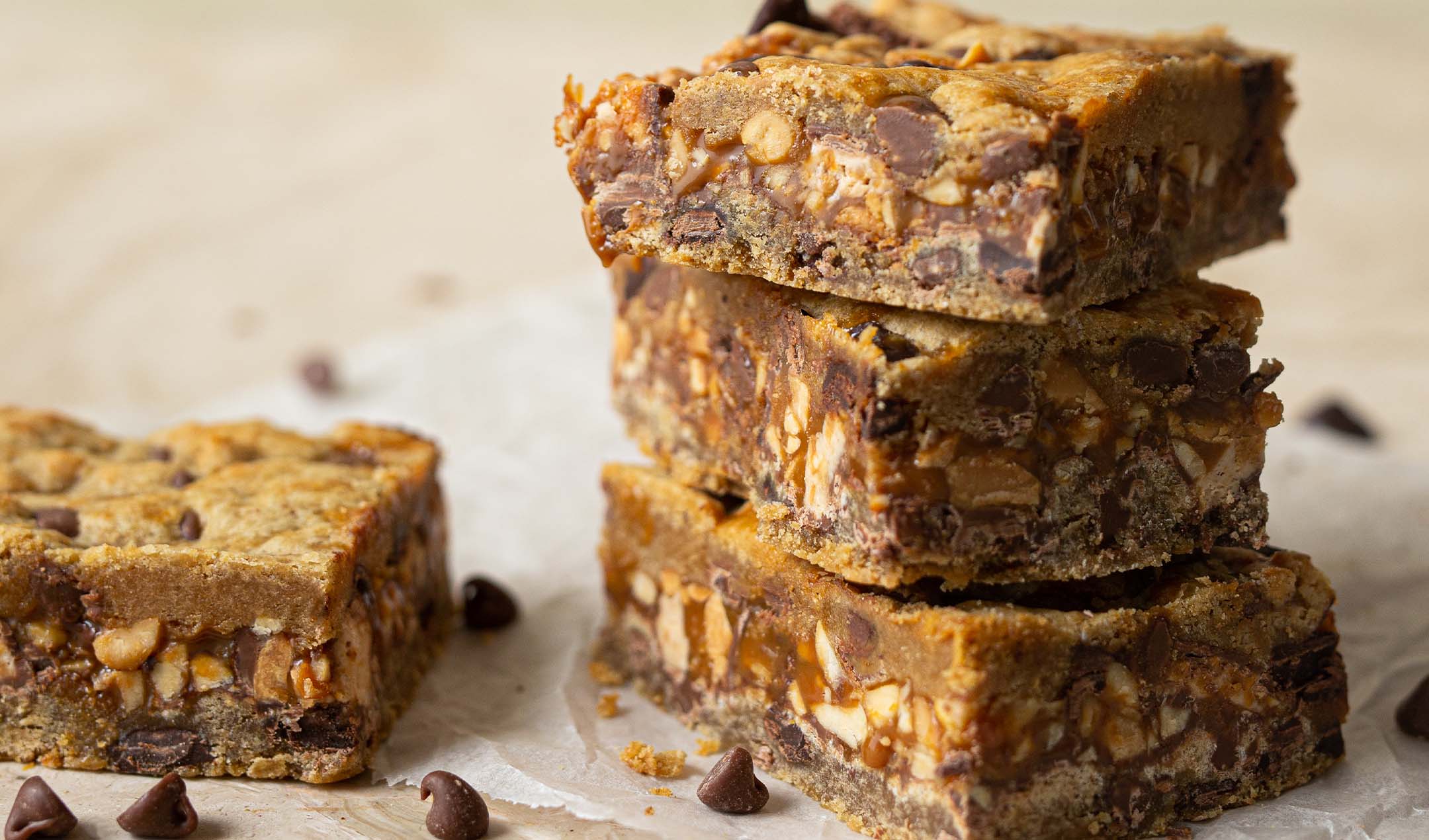 Snickers cookie bars recipe | easyFood