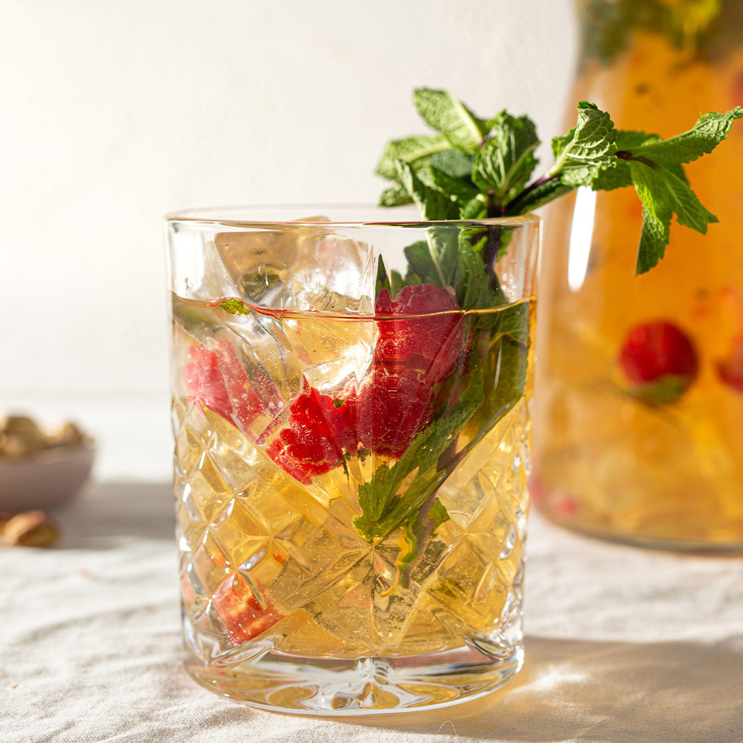 Raspberry mint julep mocktail recipe easyFood
