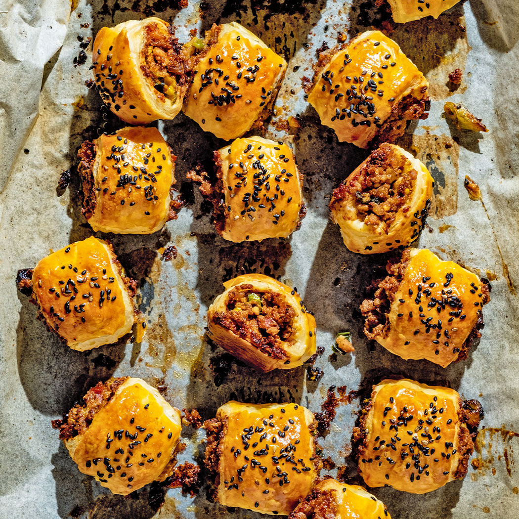 Hoisin duck 'sausage' rolls | easyFood
