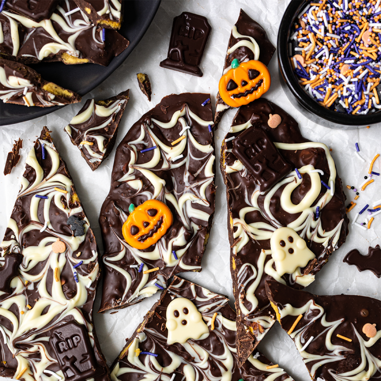 Halloween Chocolate Bark by Dr. Oetker