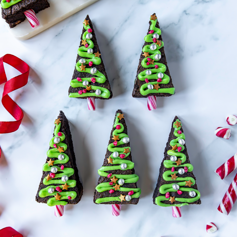 Christmas tree brownie pops by Siúcra